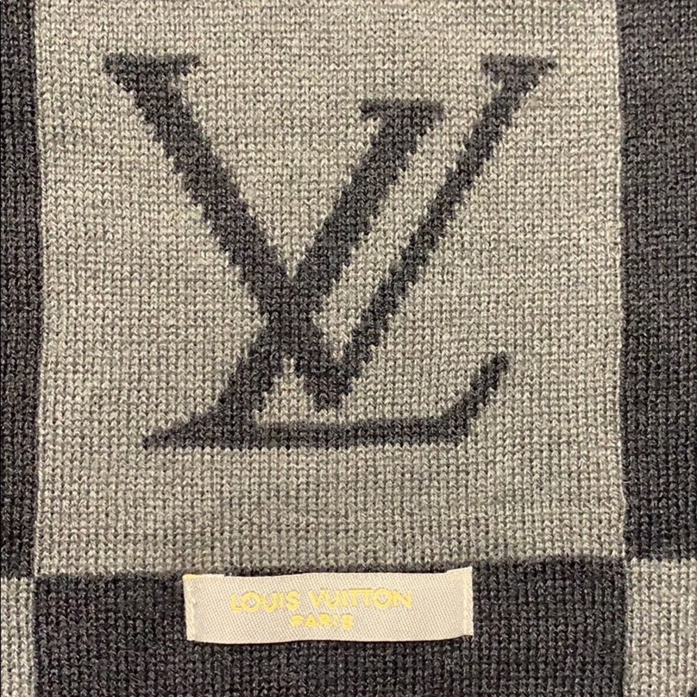Louis Vuitton scarf - Picture 5 of 7